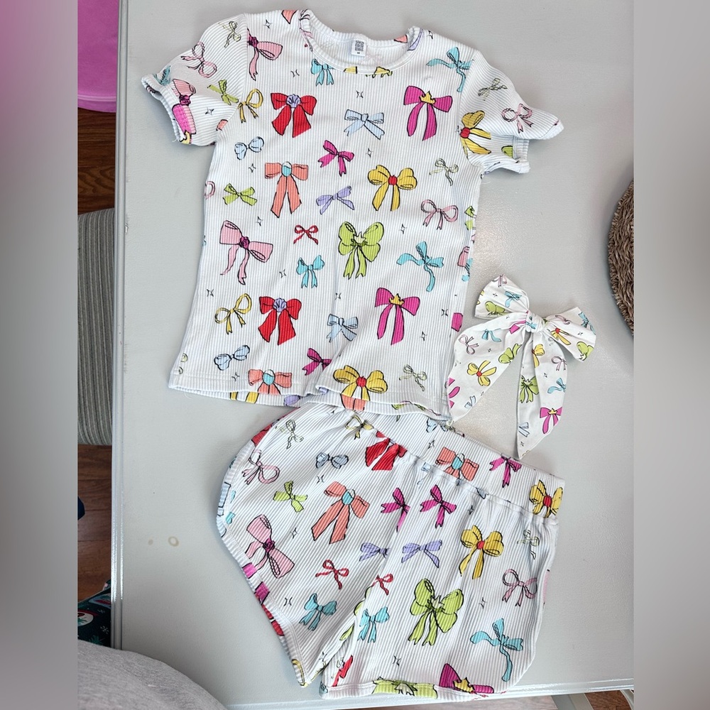 Size 10 Wild Rich Kids ribbed princess bows set, including matching bow!